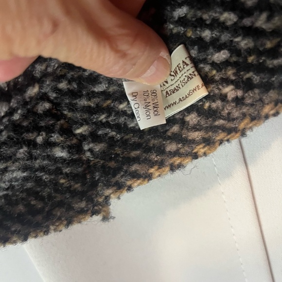 Aran Elegant Wool Black and Gray Women's Scarf - Picture 5 of 6